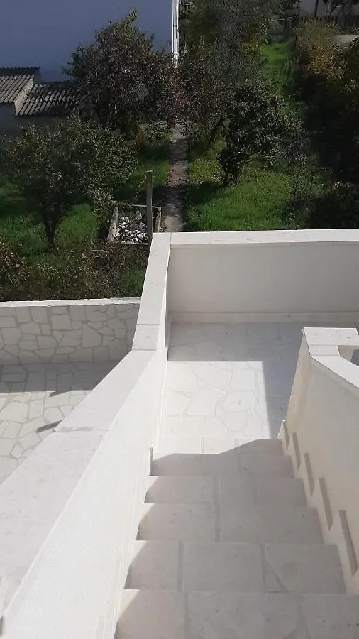נין Apartments House Of Art